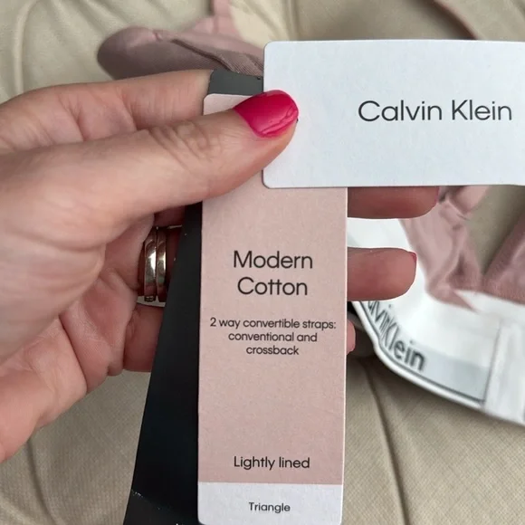 NWT Calvin Klein Pink Bra with Adjustable Straps and Elastic Band - Picture 6 of 8